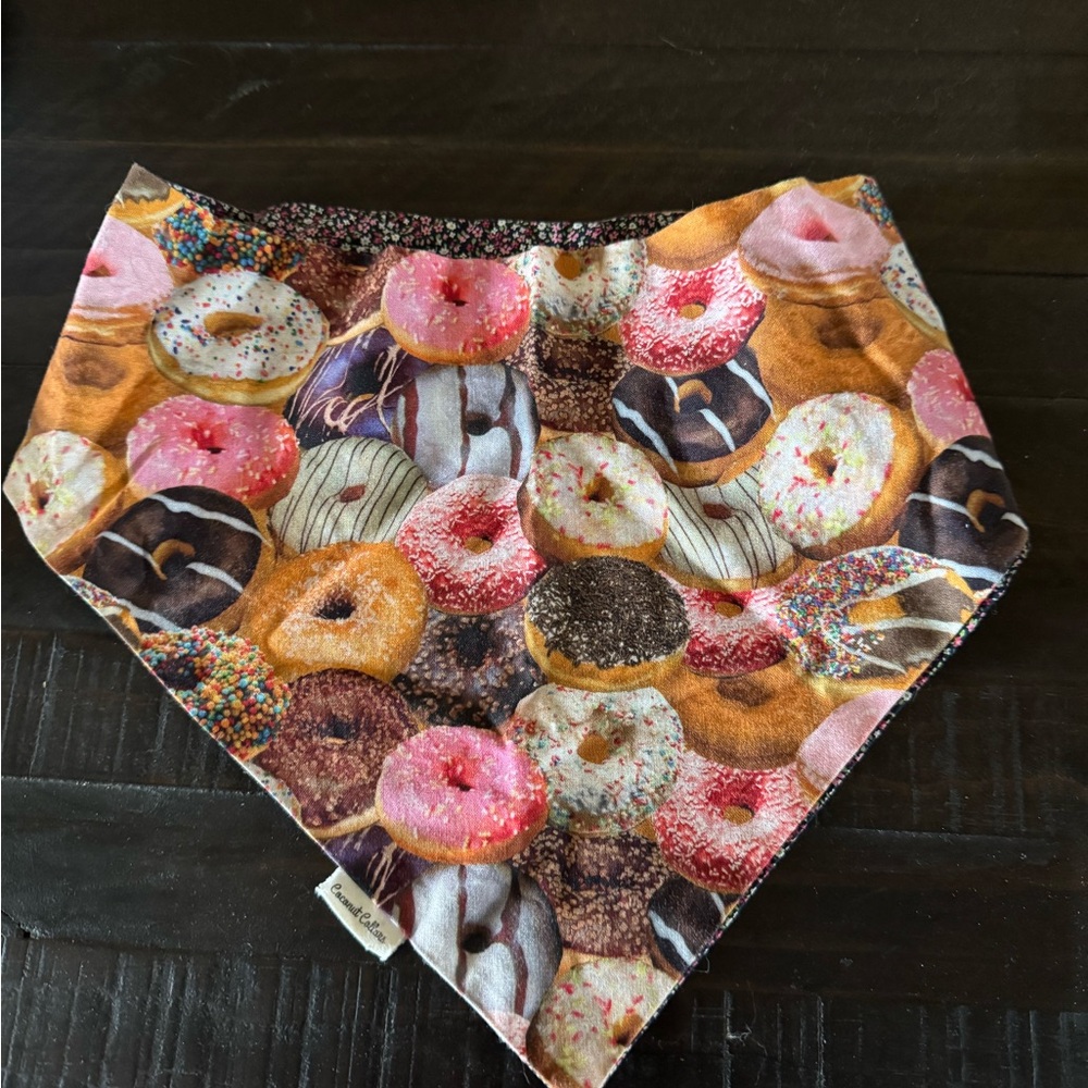 Reversible dog bandana